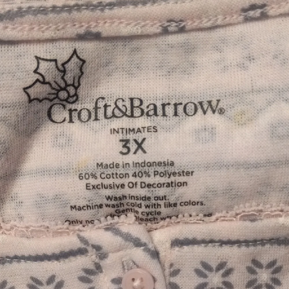 Croft & Barrow Women's Pink and Gray Pajama Set - Picture 2 of 2